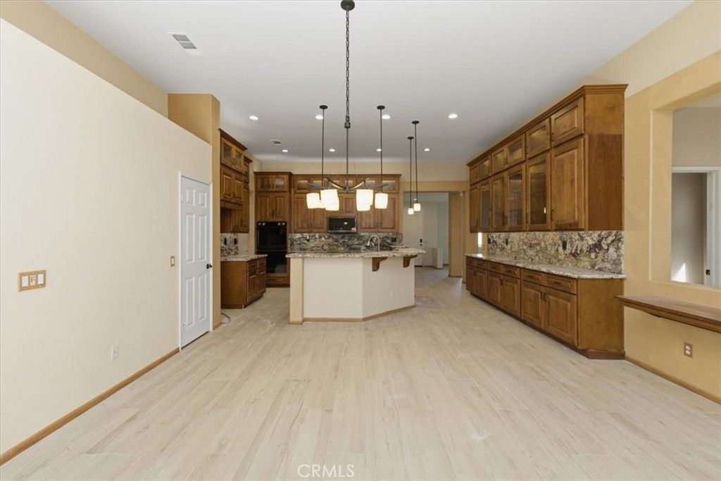 Image 24 of property listing at 13747 Robinbrook Court, Eastvale, CA 92880