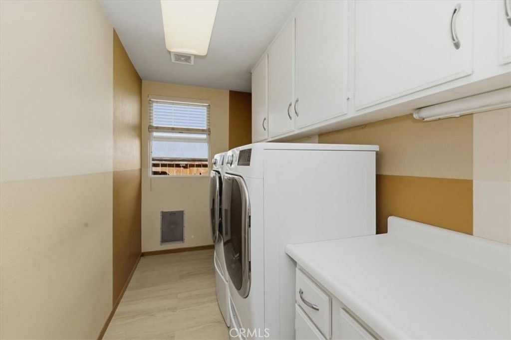 Image 31 of property listing at 13747 Robinbrook Court, Eastvale, CA 92880