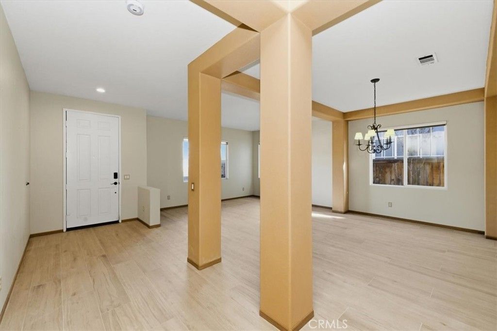 Image 8 of property listing at 13747 Robinbrook Court, Eastvale, CA 92880