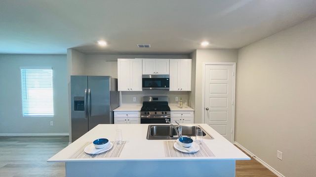 4212 WOODHILL BEND Drive, Fort Worth, TX 76036