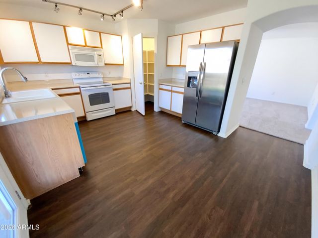 12140 W ROSEWOOD Drive, El Mirage, AZ 85335