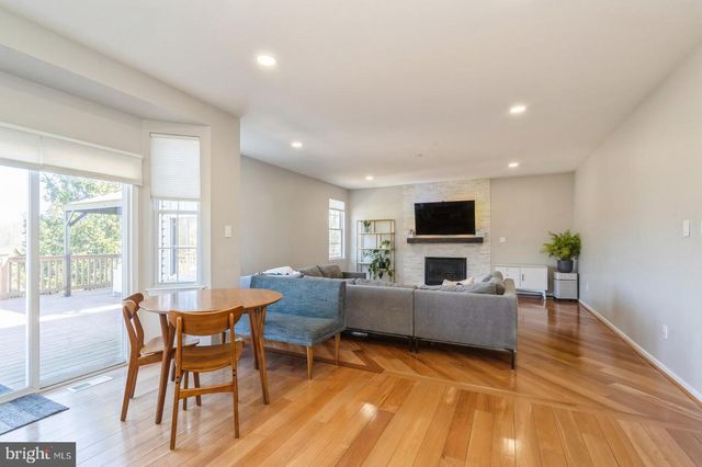 32 MOORSGATE, Hightstown, NJ 08520