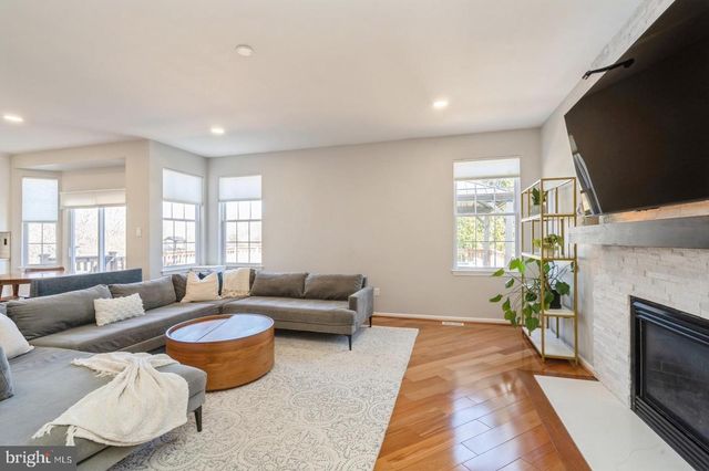32 MOORSGATE, Hightstown, NJ 08520