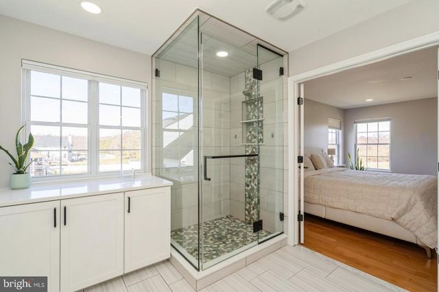 32 MOORSGATE, Hightstown, NJ 08520