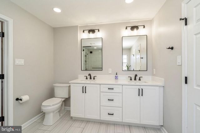 32 MOORSGATE, Hightstown, NJ 08520