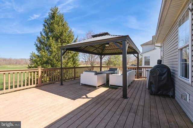 32 MOORSGATE, Hightstown, NJ 08520