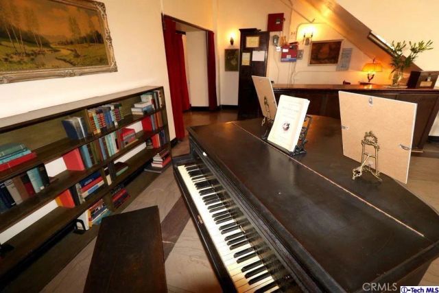 2121 James M Wood Boulevard 224, Los Angeles, CA 90006