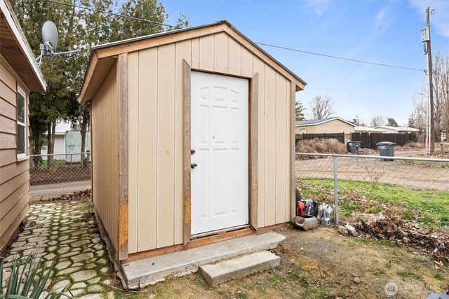 705 W 9th Street, Warden, WA 98857