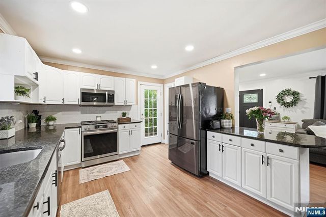 93 Yawpo Avenue, Oakland, NJ 07436
