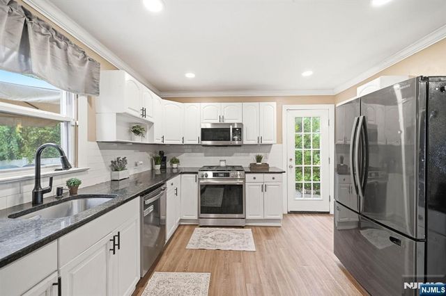 93 Yawpo Avenue, Oakland, NJ 07436