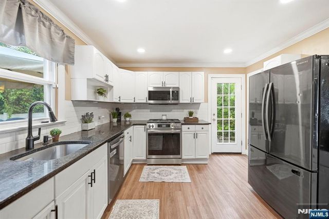 93 Yawpo Avenue, Oakland, NJ 07436