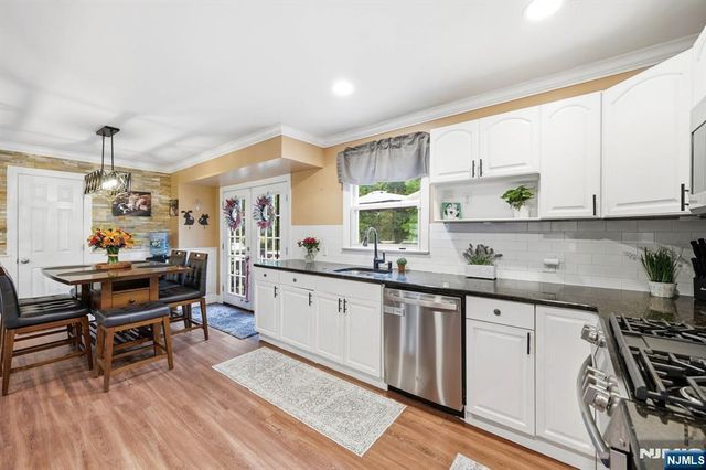 93 Yawpo Avenue, Oakland, NJ 07436