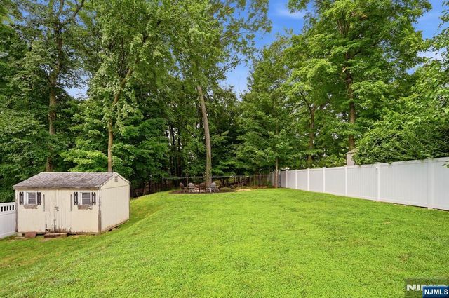 93 Yawpo Avenue, Oakland, NJ 07436