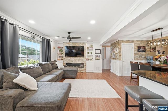 93 Yawpo Avenue, Oakland, NJ 07436