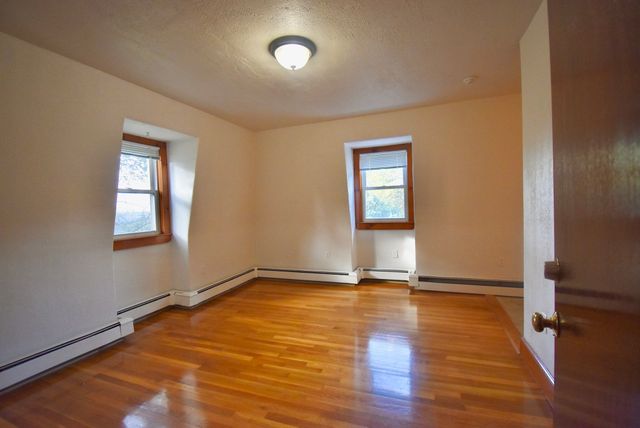 37 Railroad Ave 8, Beverly, MA 01915