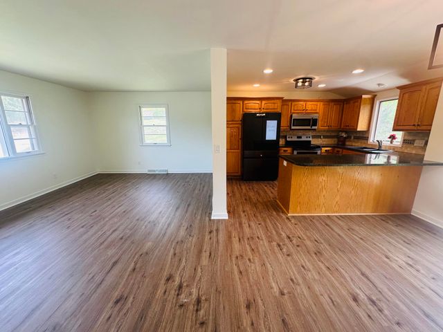 329 MOUNT VERNON Street, Council Bluffs, IA 51503