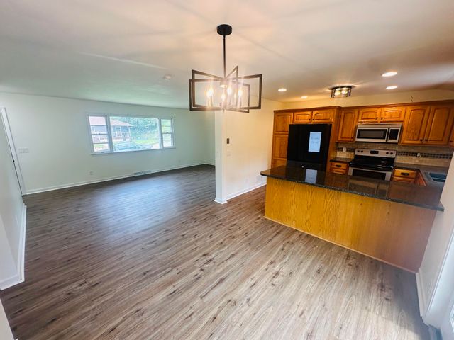 329 MOUNT VERNON Street, Council Bluffs, IA 51503