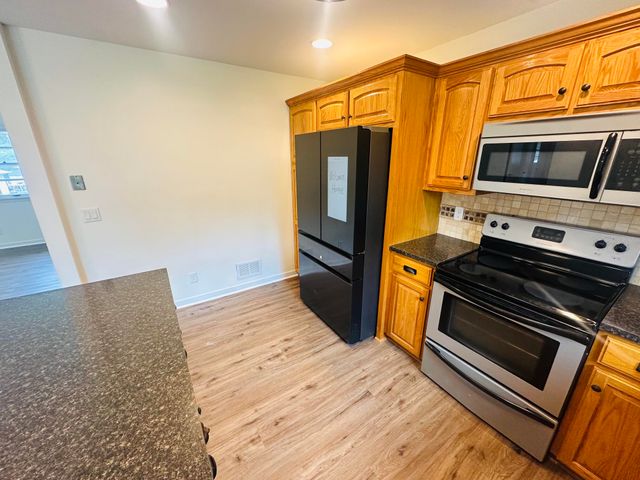 329 MOUNT VERNON Street, Council Bluffs, IA 51503