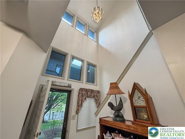 1736 Falcon Drive, Bethlehem City, PA 18017
