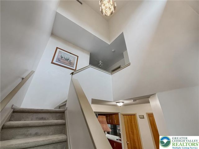 1736 Falcon Drive, Bethlehem City, PA 18017