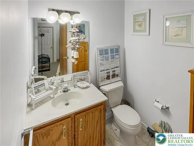 1736 Falcon Drive, Bethlehem City, PA 18017