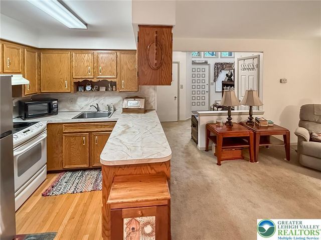 1736 Falcon Drive, Bethlehem City, PA 18017