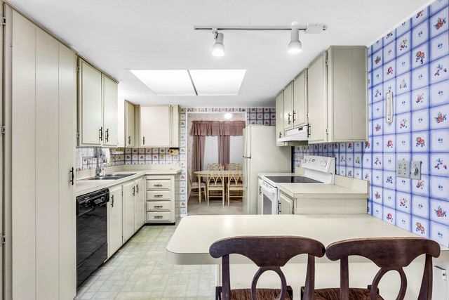 6001 Daiquiri Bay, Boynton Beach, FL 33436