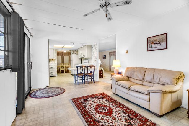 6001 Daiquiri Bay, Boynton Beach, FL 33436