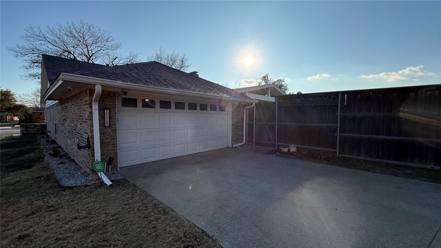 1000 Oxfordshire Drive, Carrollton, TX 75007