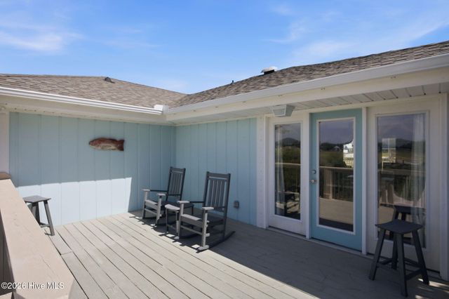 2016 W Pelican Drive, Oak Island, NC 28465