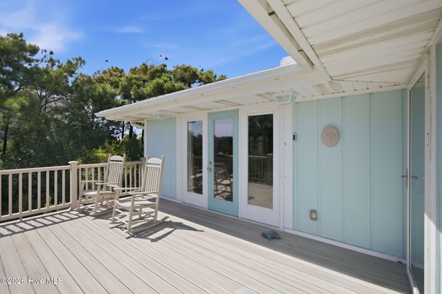 2016 W Pelican Drive, Oak Island, NC 28465
