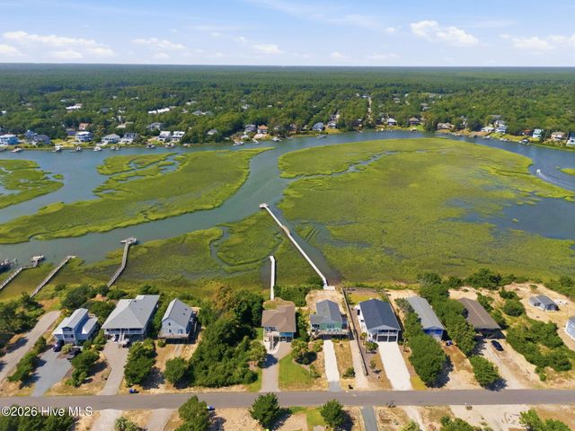 2016 W Pelican Drive, Oak Island, NC 28465