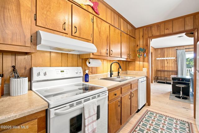 2016 W Pelican Drive, Oak Island, NC 28465