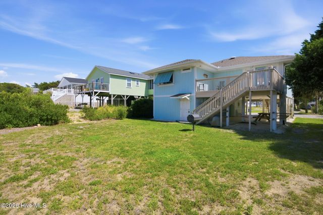 2016 W Pelican Drive, Oak Island, NC 28465