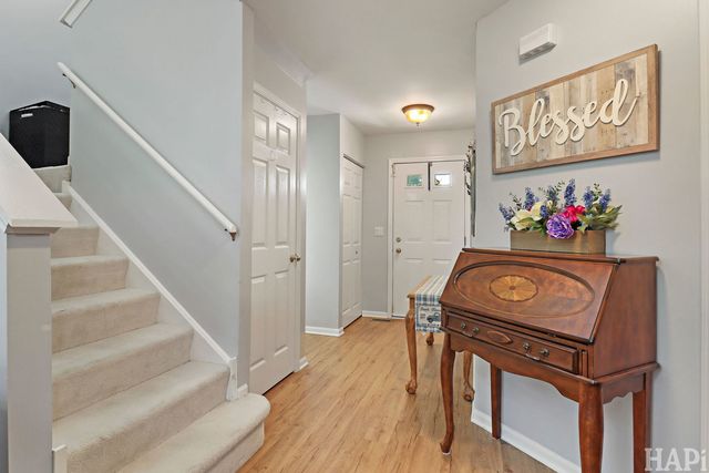 17158 W Cunningham Court, Libertyville, IL 60048