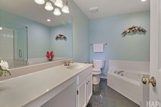 17158 W Cunningham Court, Libertyville, IL 60048