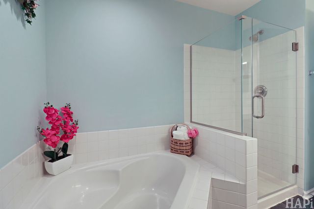 17158 W Cunningham Court, Libertyville, IL 60048