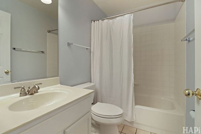 17158 W Cunningham Court, Libertyville, IL 60048