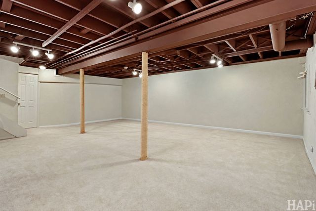 17158 W Cunningham Court, Libertyville, IL 60048