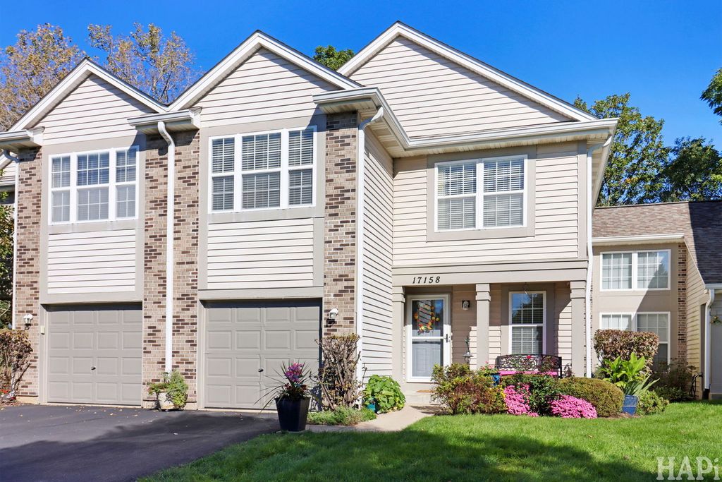 17158 W Cunningham Court, Libertyville, IL 60048