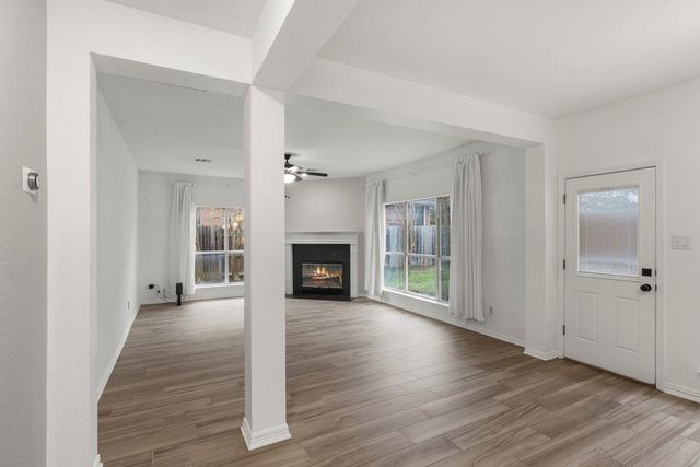 1406 Dapplegrey LN, Austin, TX 78727