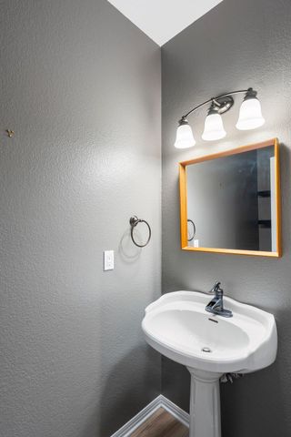 1406 Dapplegrey LN, Austin, TX 78727