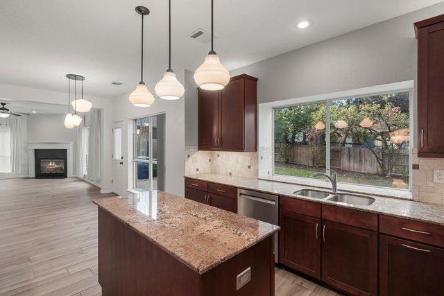 1406 Dapplegrey LN, Austin, TX 78727