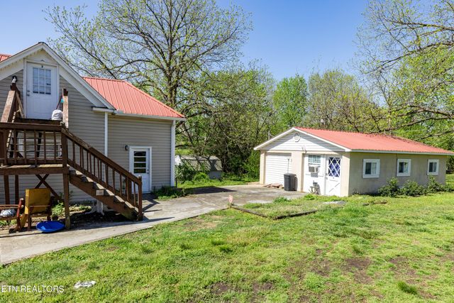 714 Washington Ave, Etowah, TN 37331