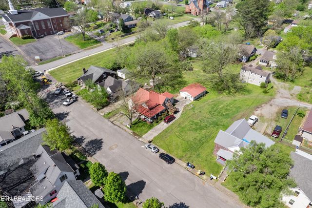 714 Washington Ave, Etowah, TN 37331