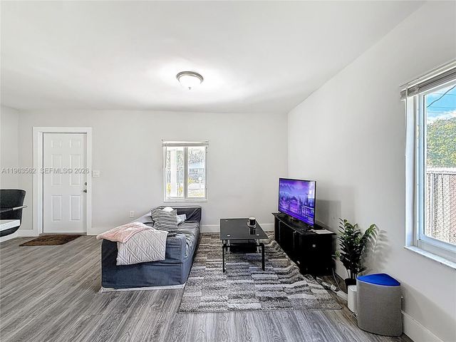 1751 NW 76th St, Miami, FL 33147