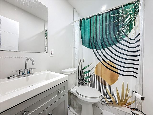 1751 NW 76th St, Miami, FL 33147