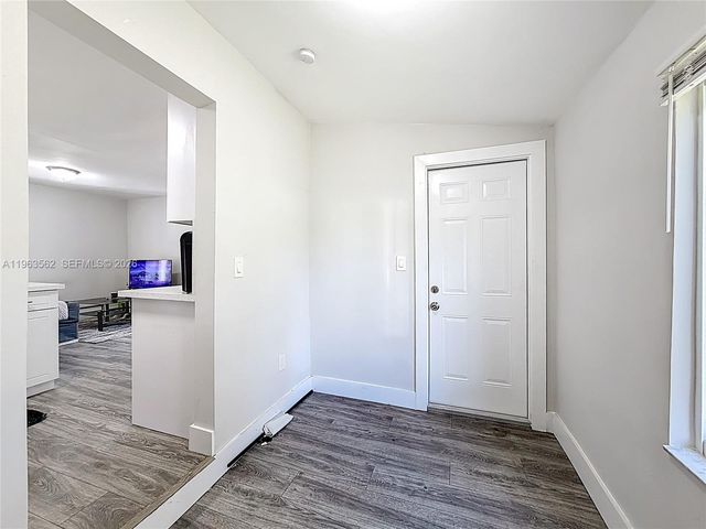 1751 NW 76th St, Miami, FL 33147