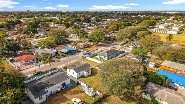 1751 NW 76th St, Miami, FL 33147