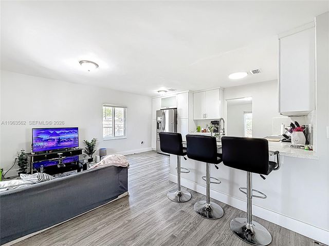 1751 NW 76th St, Miami, FL 33147